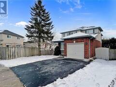 451 COMPTON Crescent Oshawa Ontario, L1G 8C7