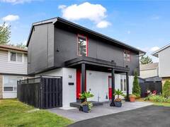 10 HIGHLAND Trail Brampton Ontario, L6S 1P4