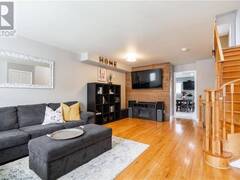 18 ESTORIL Terrace Toronto Ontario, M6N 5E2