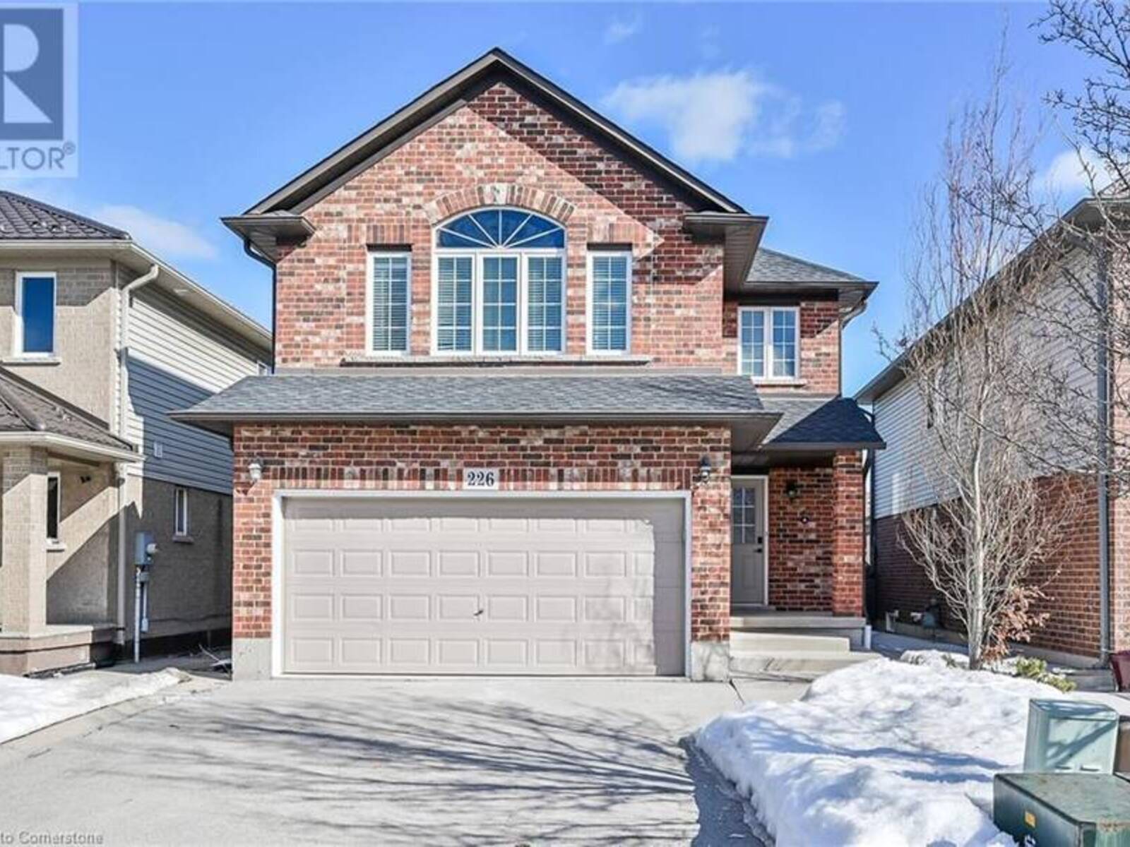 226 SPRING VALLEY Crescent, Hamilton, Ontario L9C 0B4