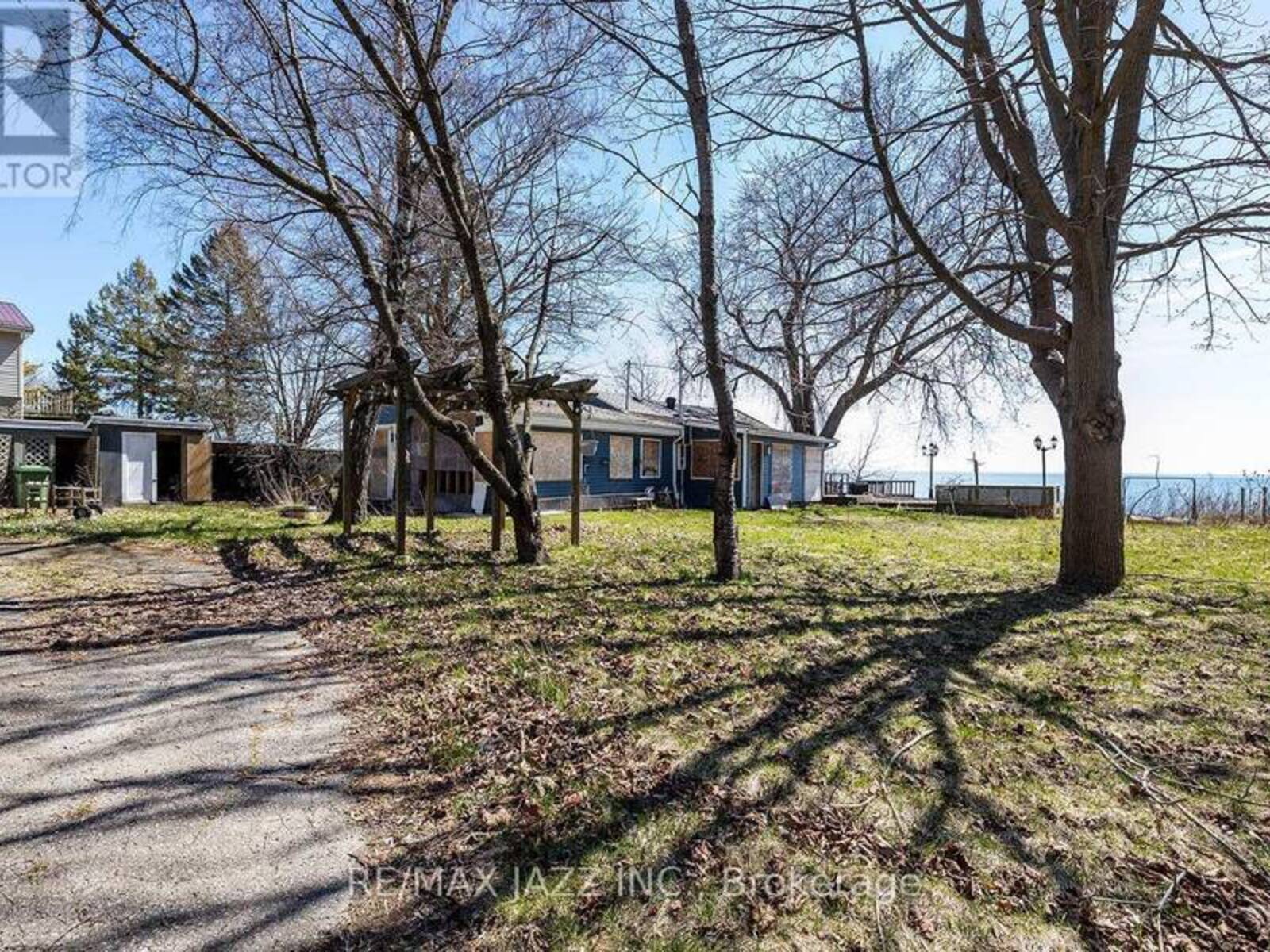 2802 THICKSON RD, Whitby, Ontario L1N 9Z7