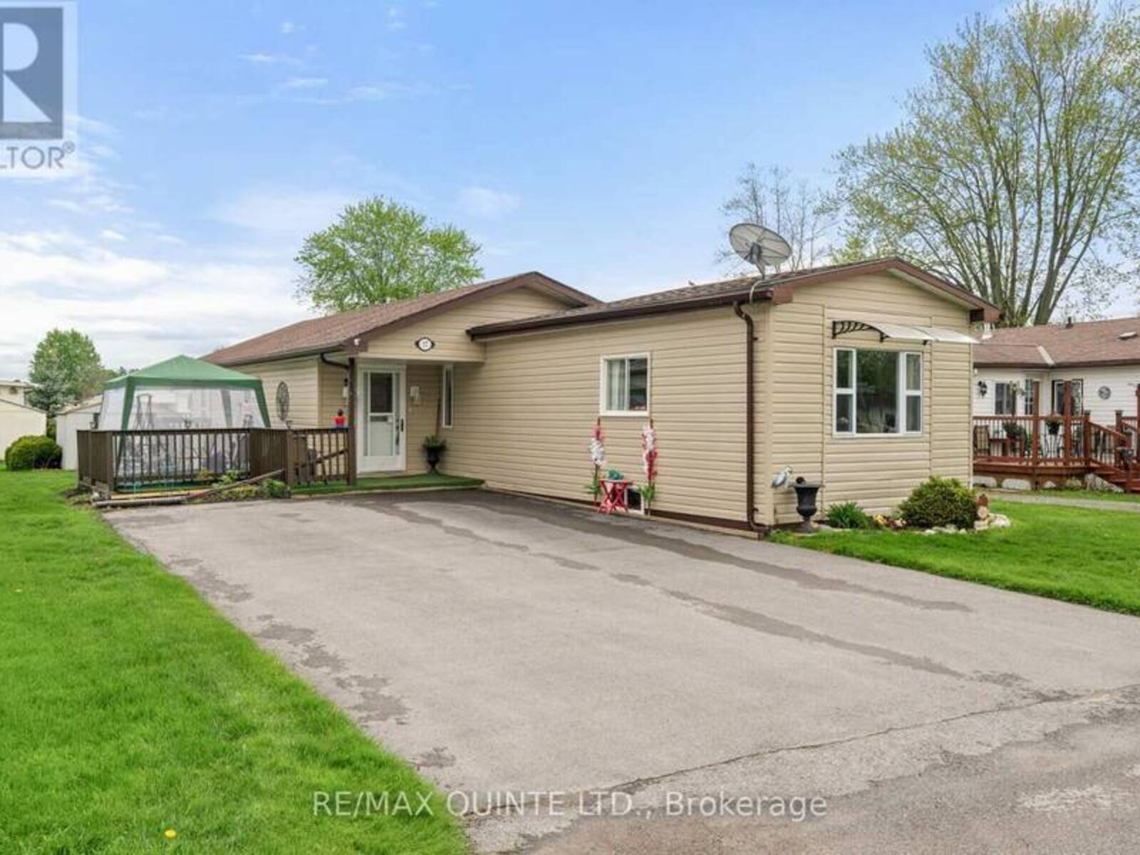 17 NIGHTINGALE LANE, Belleville, Ontario K8N 4Z3