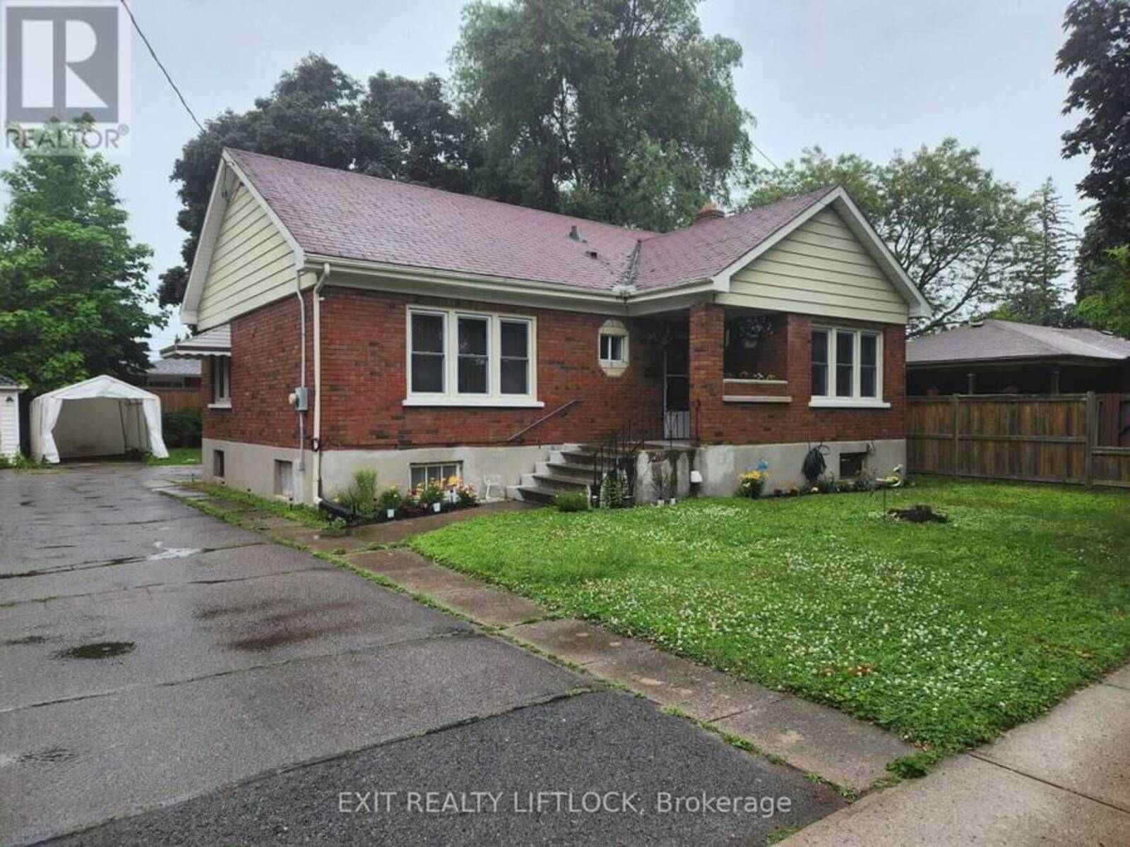 422 KING GEORGE STREET, Peterborough, Ontario K9J 1S1