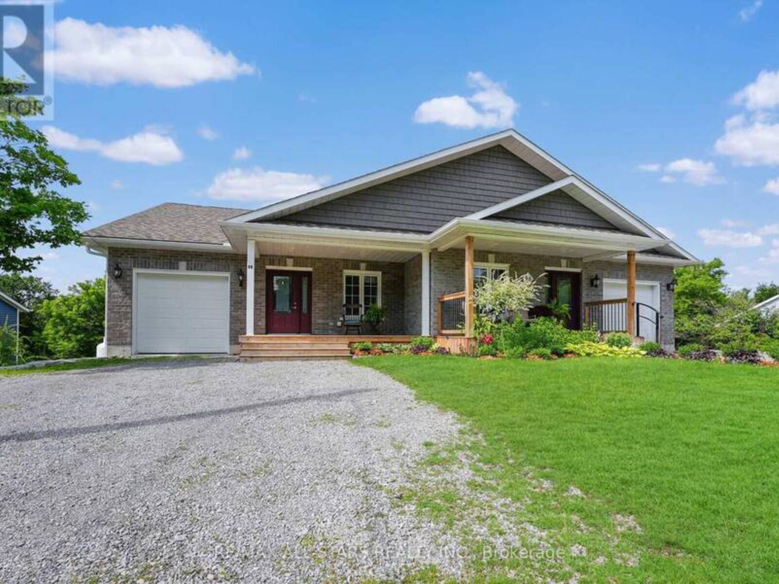 98 BOND STREET N, Kawartha Lakes, Ontario K0M 1N0