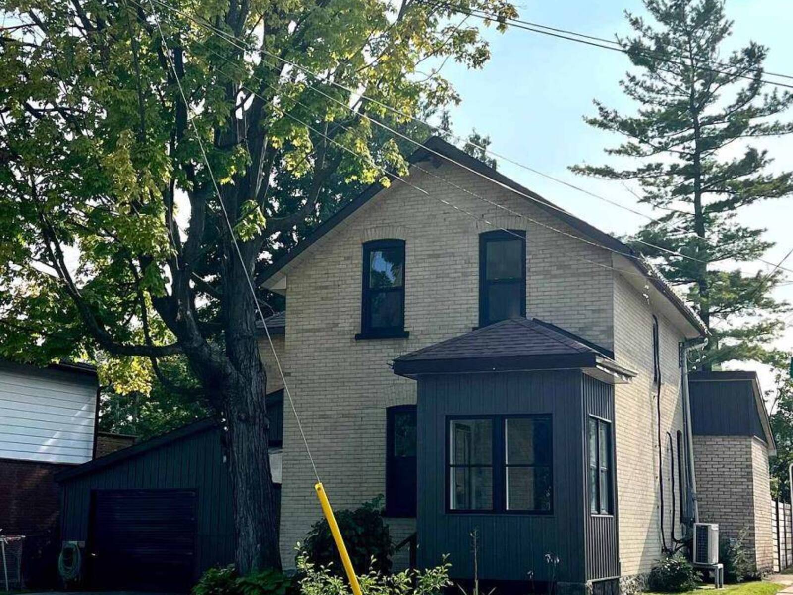 33 ALBERT STREET N, Kawartha Lakes, Ontario K9V 4J4