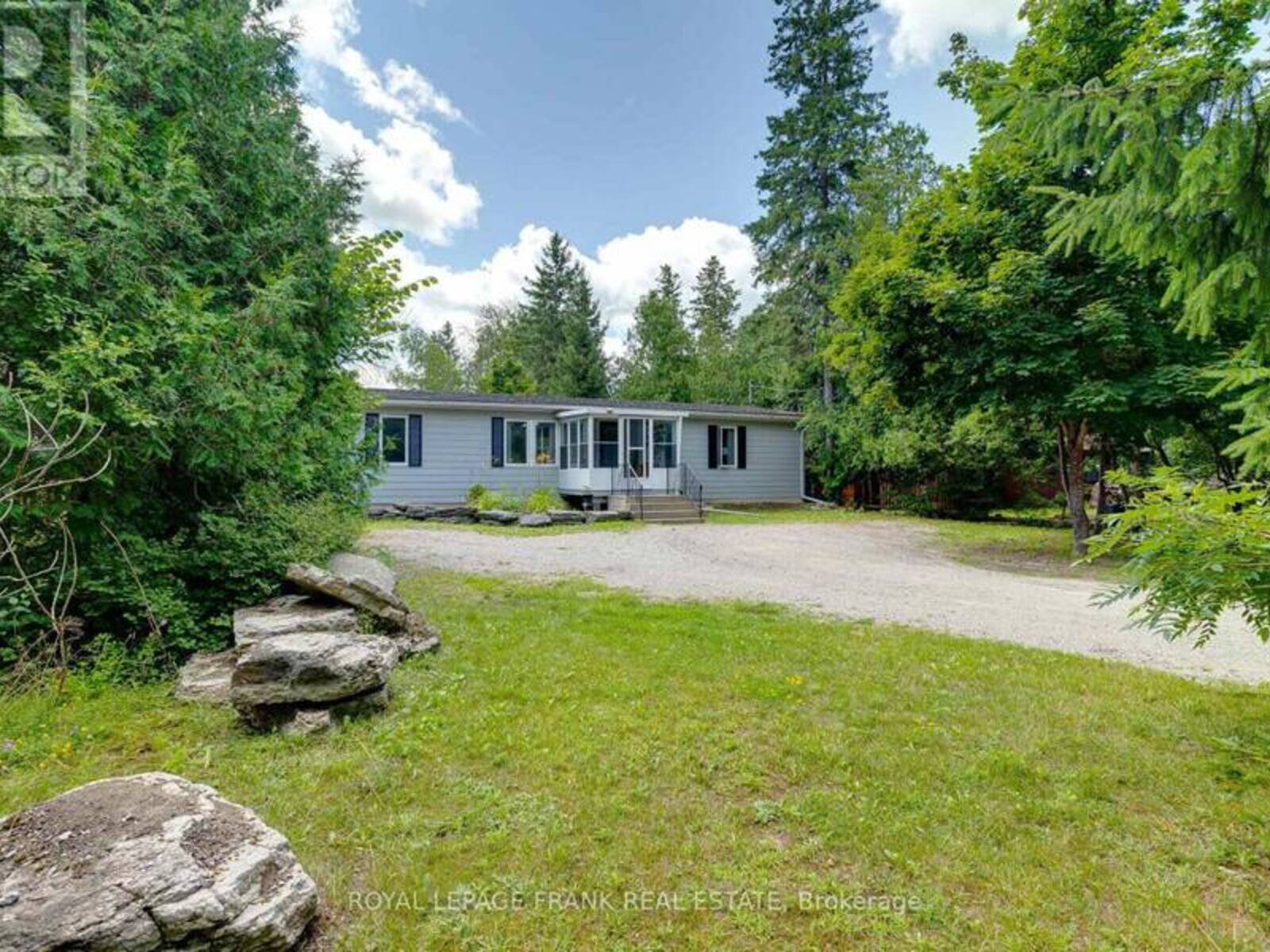 51 RIVERSIDE DRIVE, Kawartha Lakes, Ontario K0M 1A0