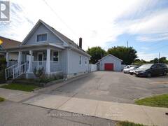 279 BLOOR STREET E Oshawa Ontario, L1H 3M7