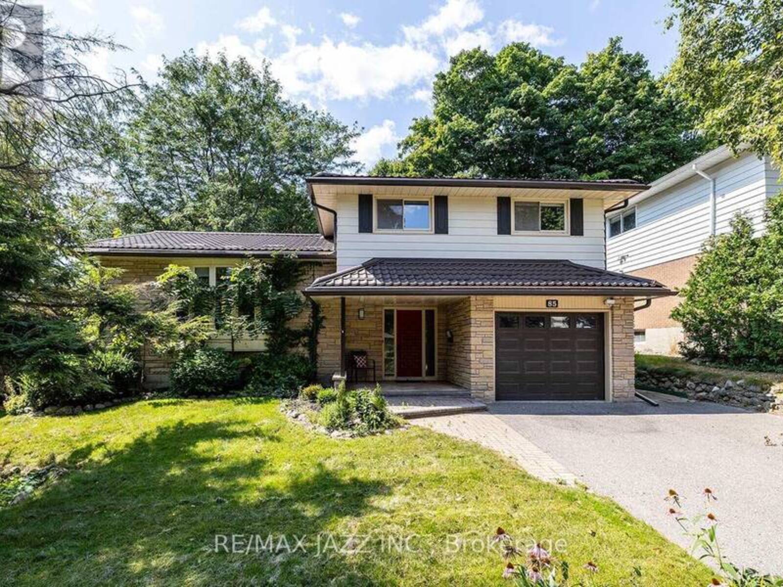 85 MARICA AVENUE, Oshawa, Ontario L1G 3G9