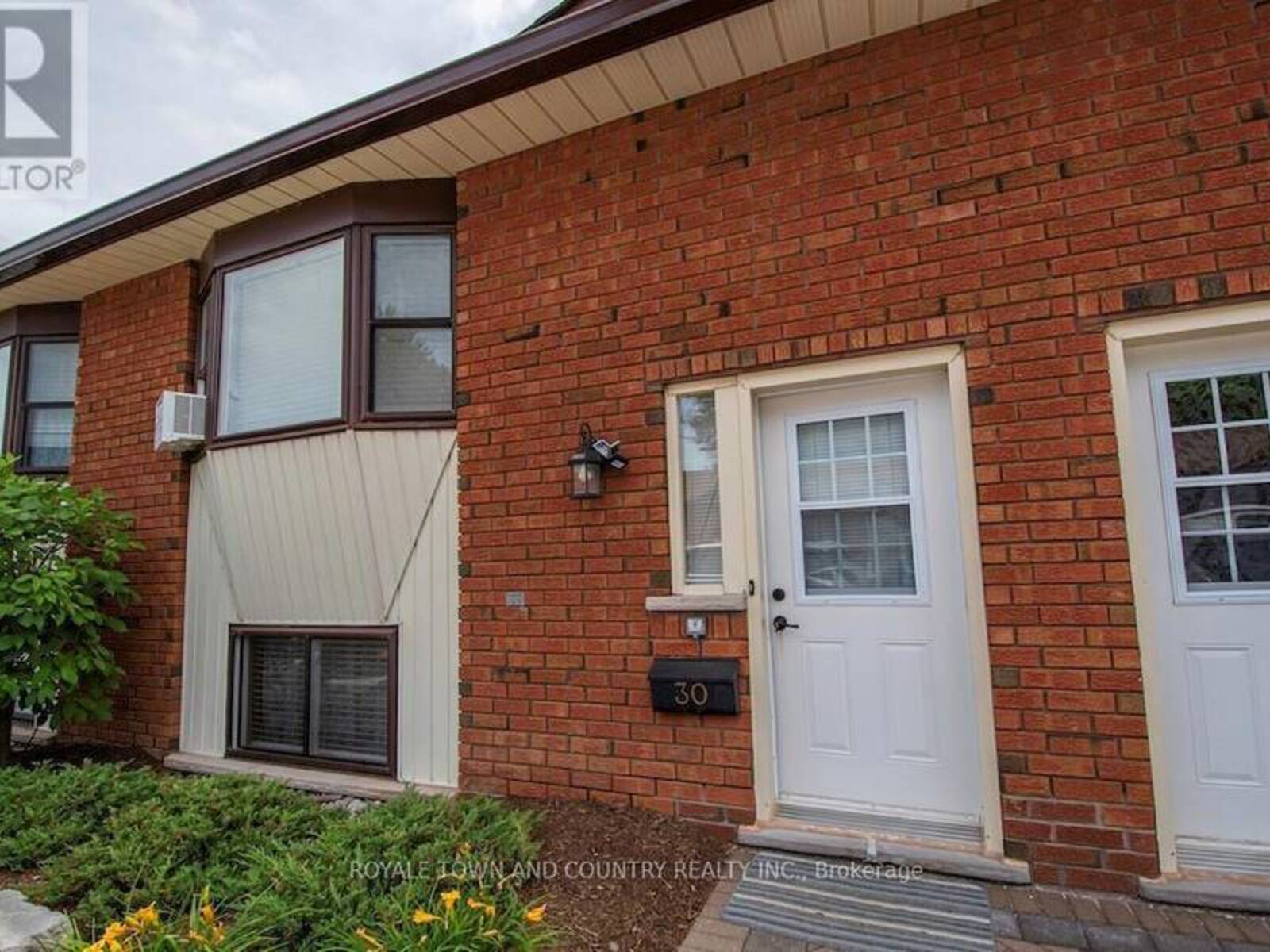 30 - 115 MARY STREET W, Kawartha Lakes, Ontario K9V 2N7