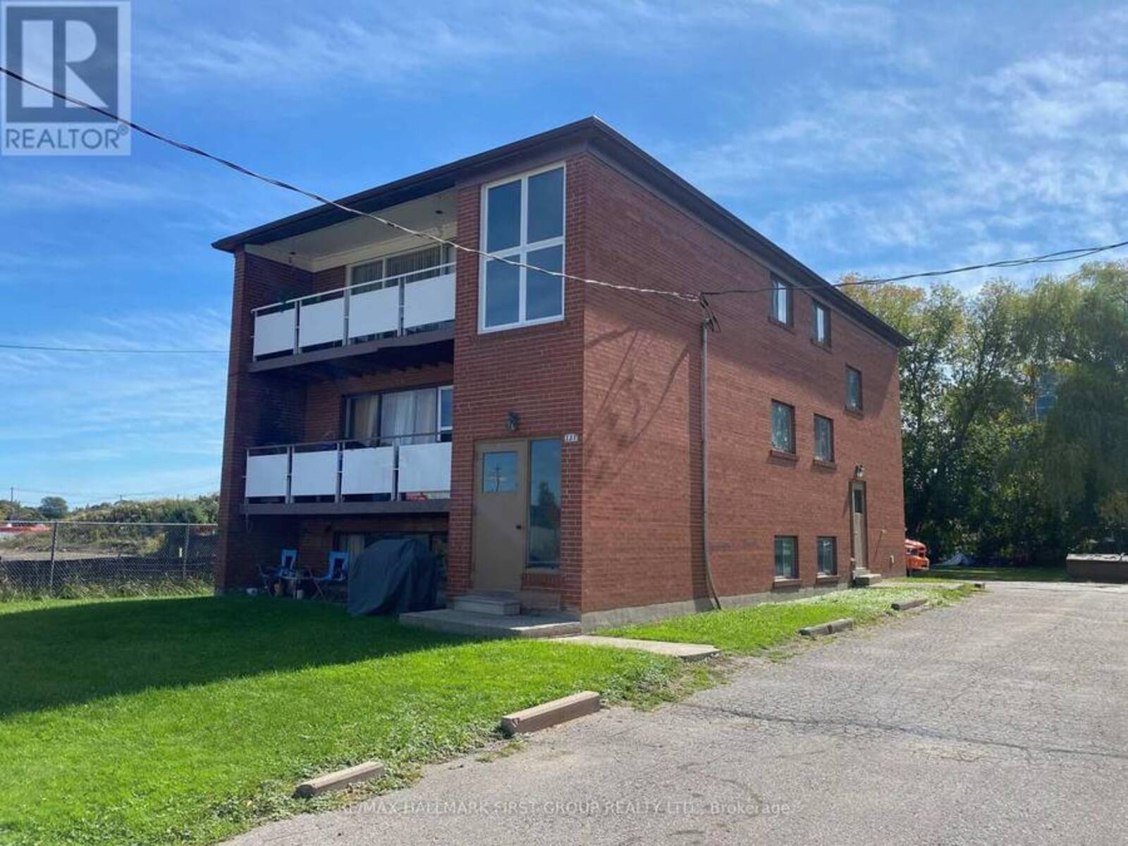 131 CEDAR STREET, Whitby, Ontario L1N 2N9