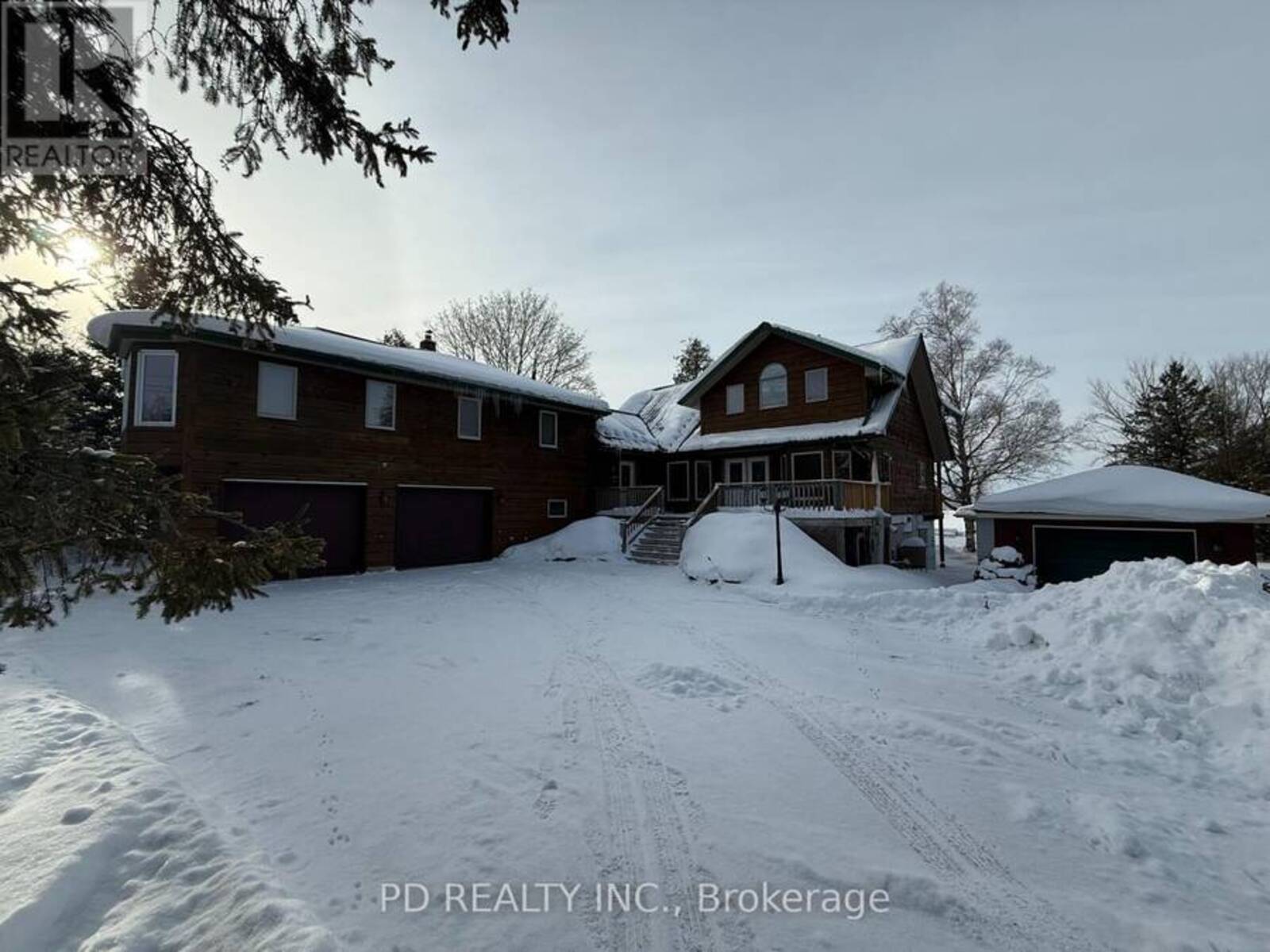 48 STURGEON GLEN ROAD, Fenelon Falls, Ontario K0M 1N0