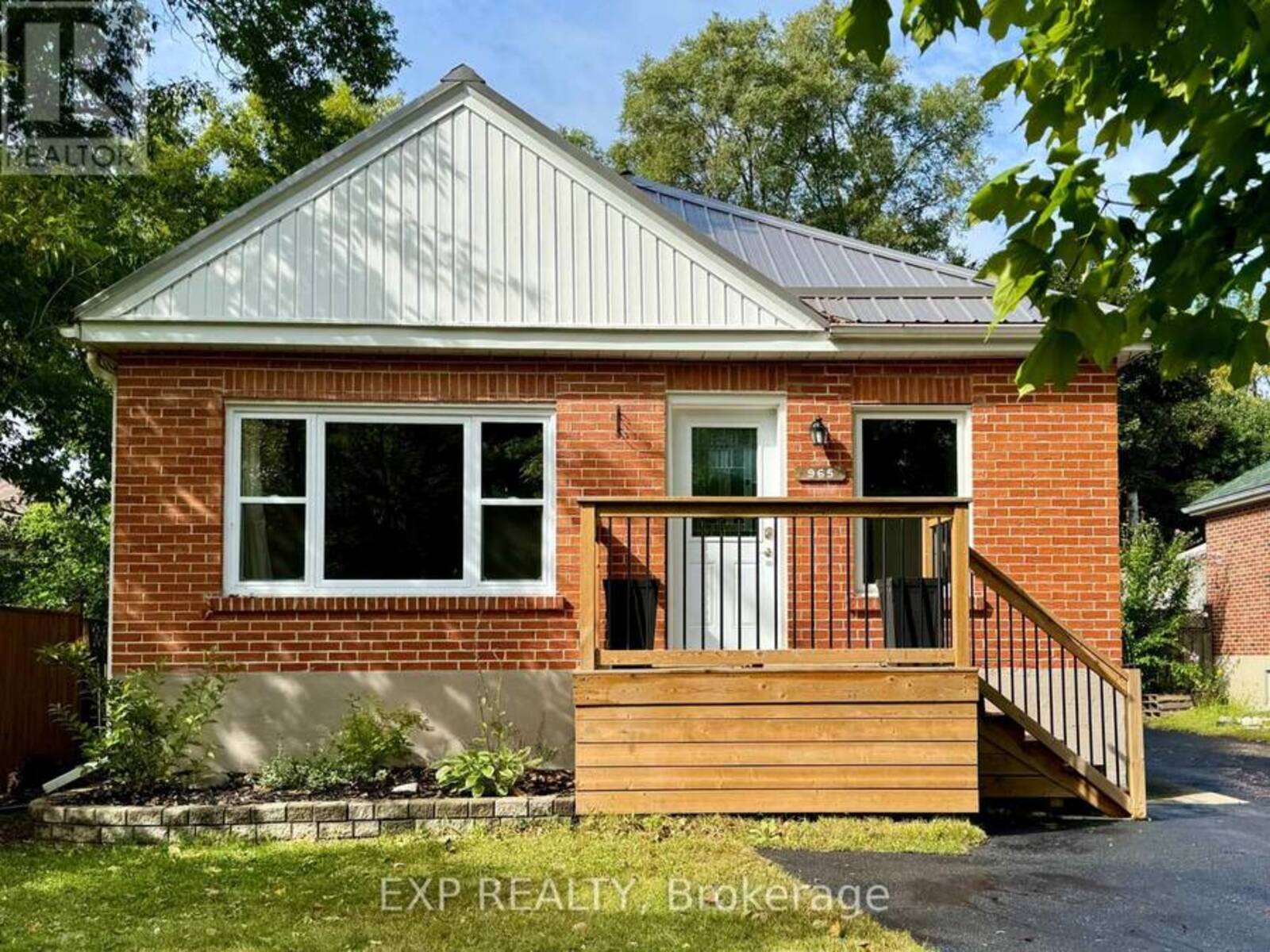 965 NOBLE PLACE, Peterborough, Ontario K9J 5P5