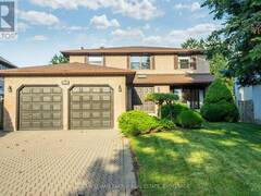 569 PRESTWICK DRIVE Oshawa Ontario, L1J 7P4