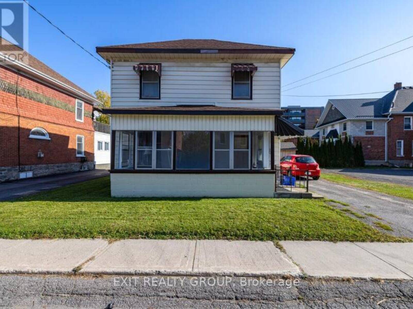 9 OCTAVIA STREET, Belleville, Ontario K8P 3P1