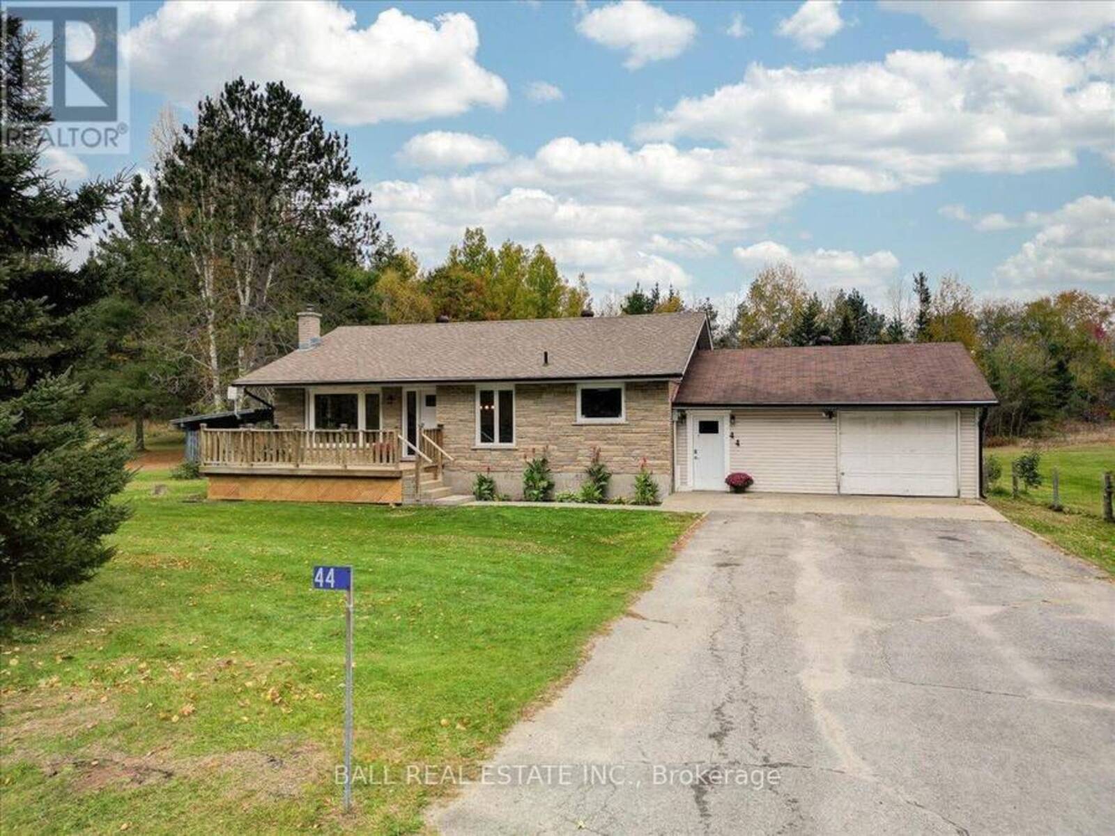 44 ALEXANDER COURT, Bancroft, Ontario K0L 1C0