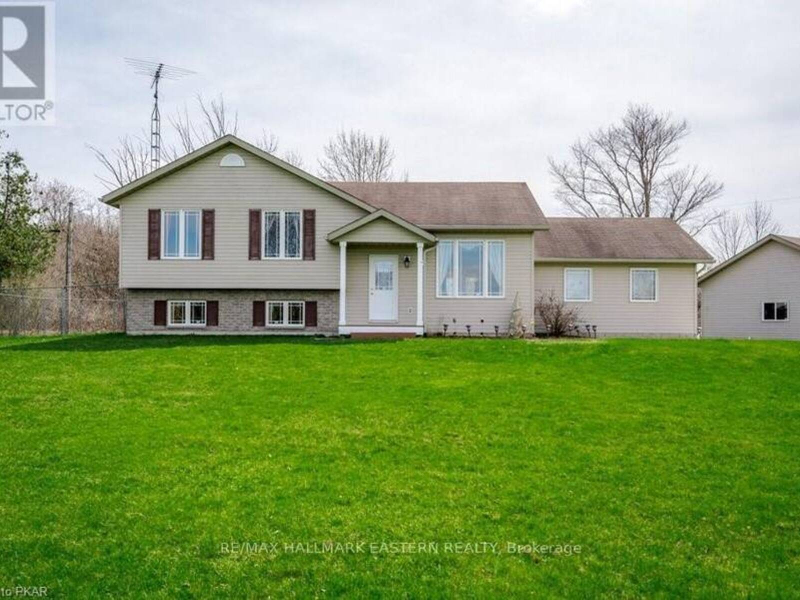 1755A SALEM ROAD, Prince Edward, Ontario K0K 1T0