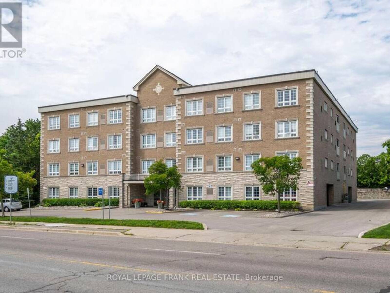 303 - 112 SIMCOE ROAD, Bradford West Gwillimbury, Ontario L3Z 1Y2