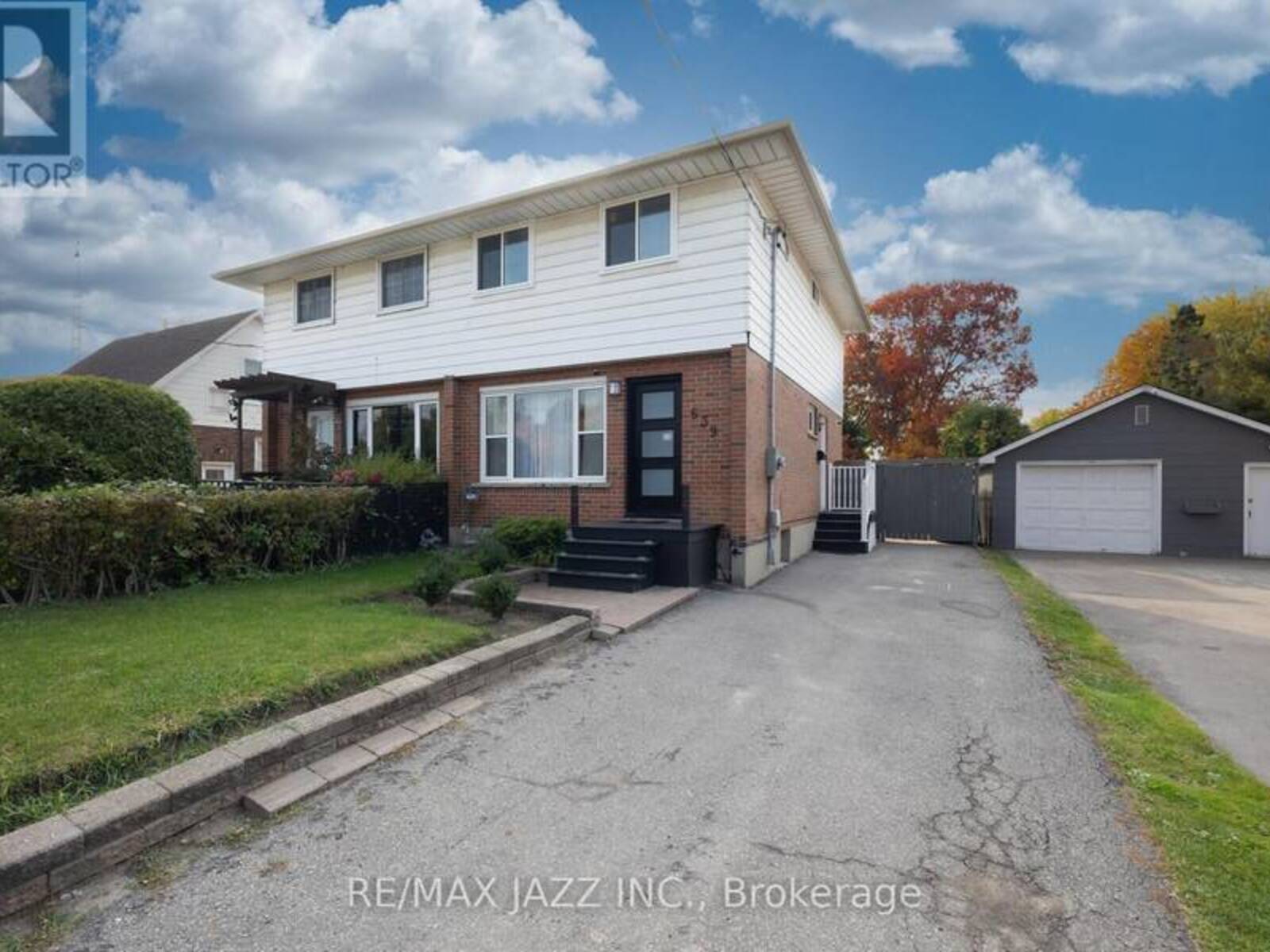 639 BLOOR STREET E, Oshawa, Ontario L1H 3N4