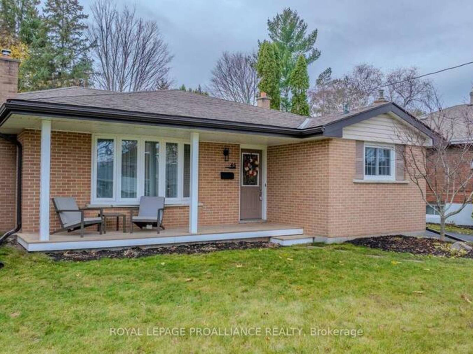 45 EDGEHILL ROAD, Belleville, Ontario K8N 2K8