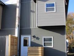 34 STRACHAN STREET Belleville Ontario, K8P 1W8