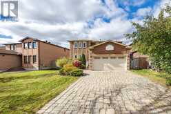 50 SQUIRE DRIVE | Richmond Hill Ontario | Slide Image Two