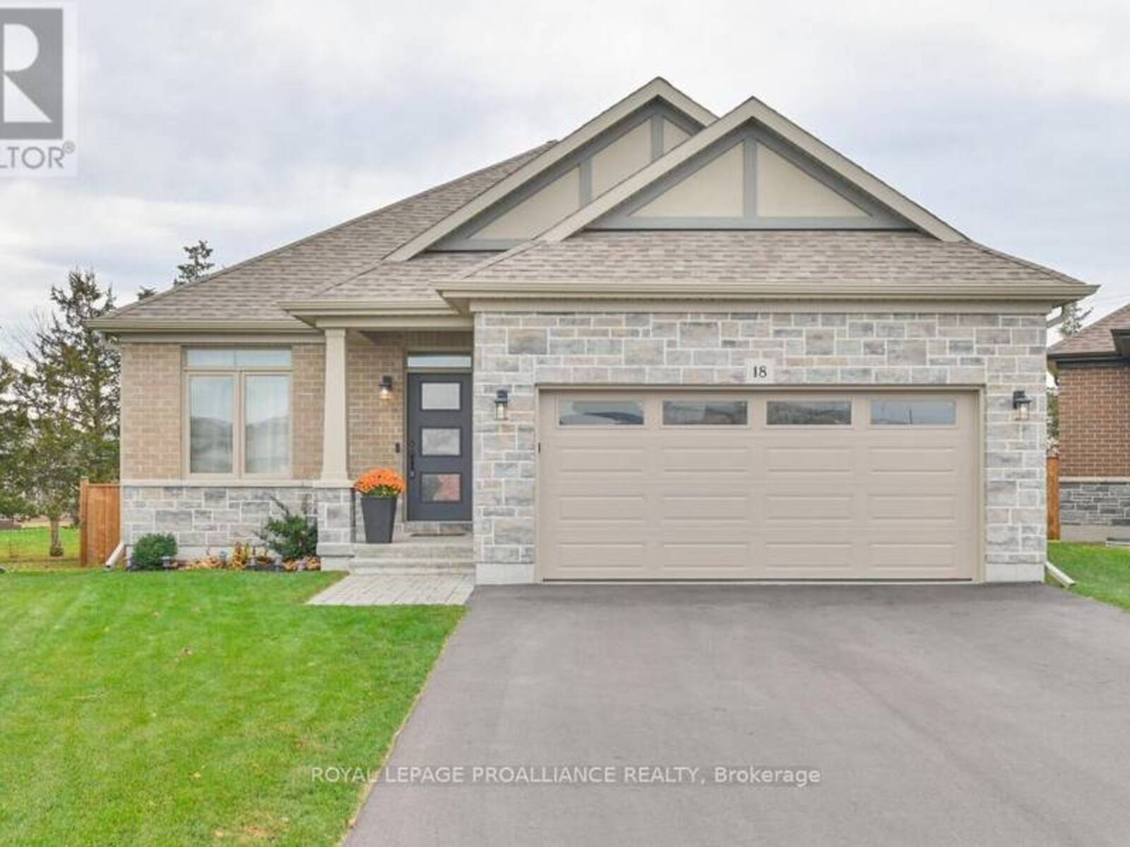 18 ATHABASKA DRIVE, Belleville, Ontario K8N 0T2