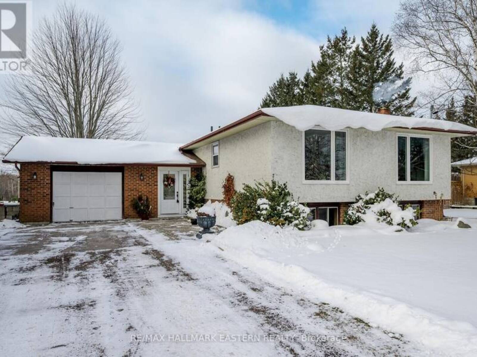 660 POPE DRIVE, Selwyn, Ontario K0L 1T0