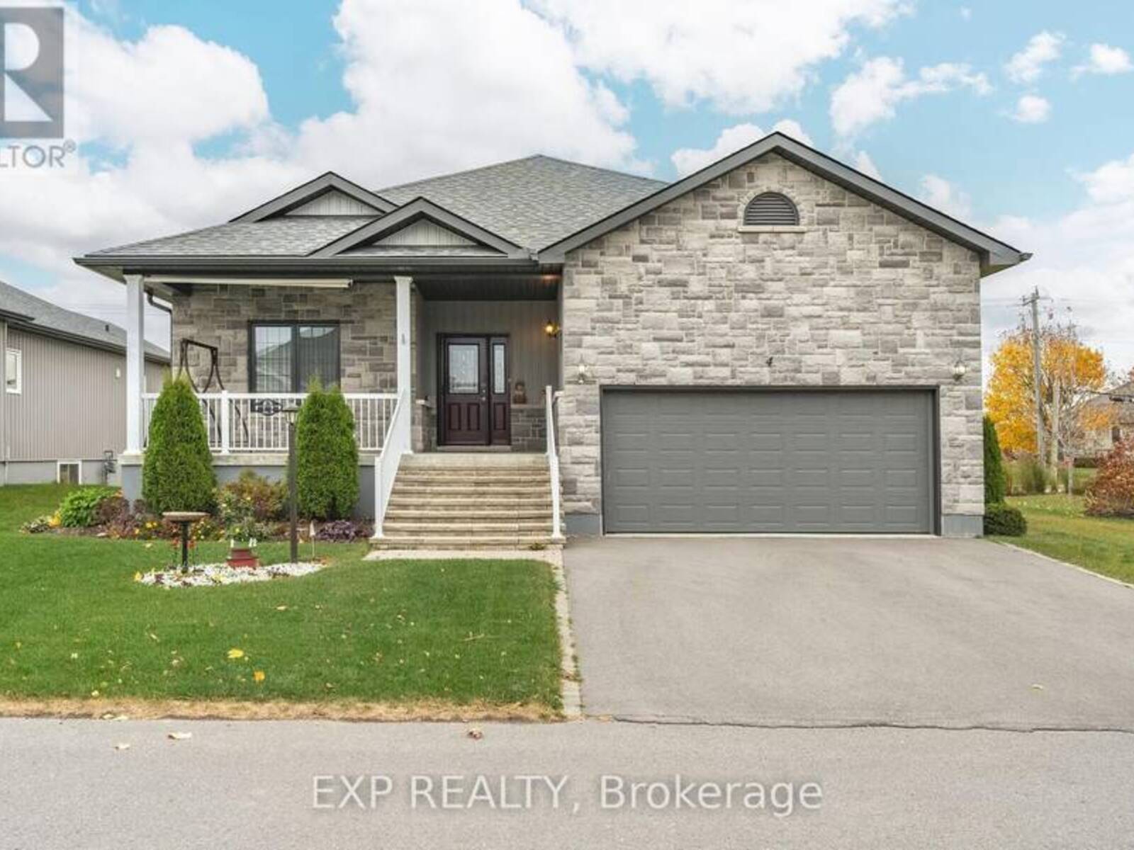 4 DORCHESTER DRIVE, Prince Edward, Ontario K0K 3L0