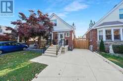 215 WEXFORD AVENUE S | Hamilton Ontario | Slide Image One