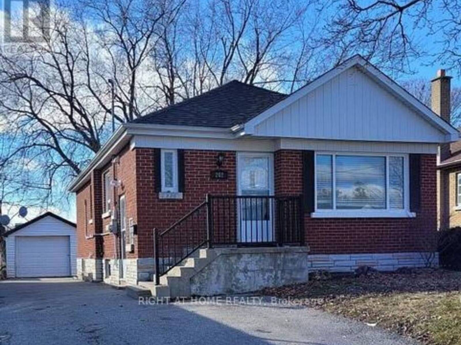 202 CADILLAC AVENUE S, Oshawa, Ontario L1H 5Z7