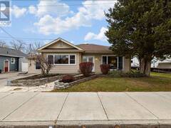 14 KITCHENER AVENUE Quinte West Ontario, K8V 1X8