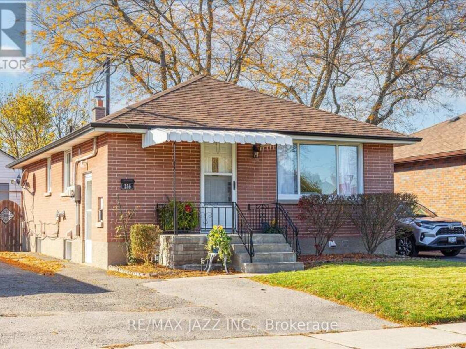 256 BALDWIN STREET, Oshawa, Ontario L1H 6H4