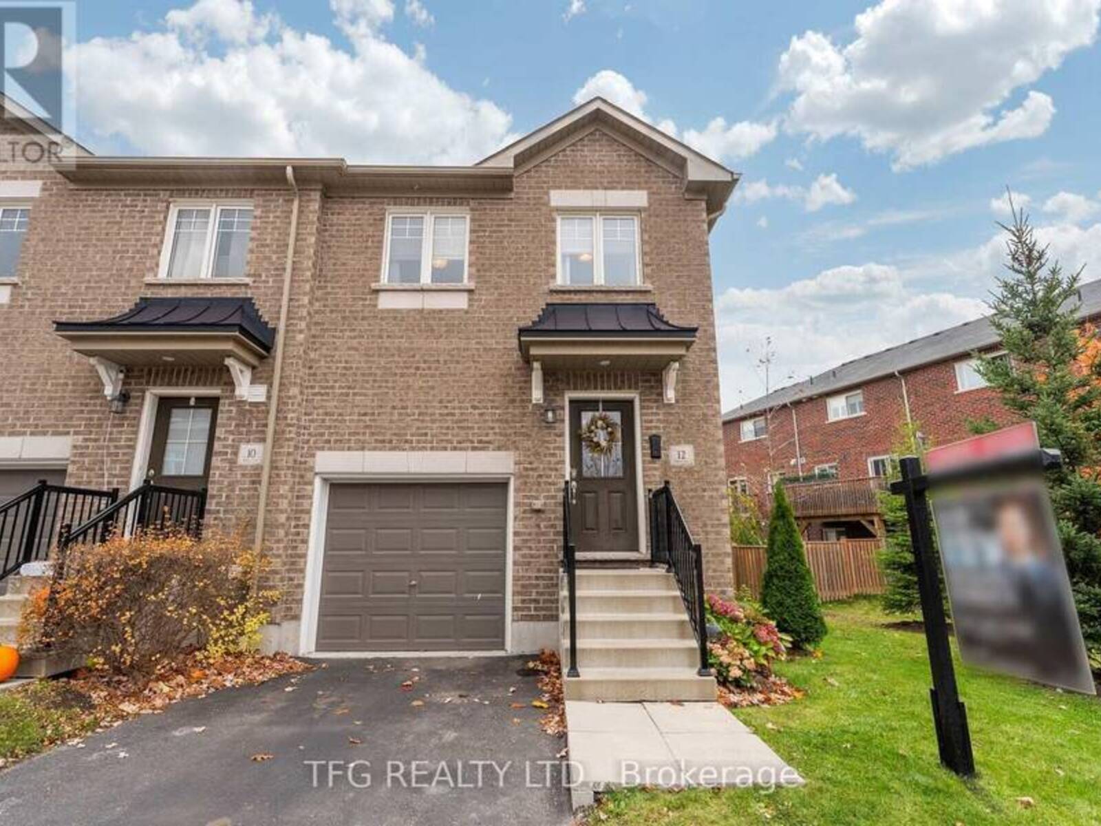 12 KEN BROMLEY LANE, Clarington, Ontario L1C 0S4