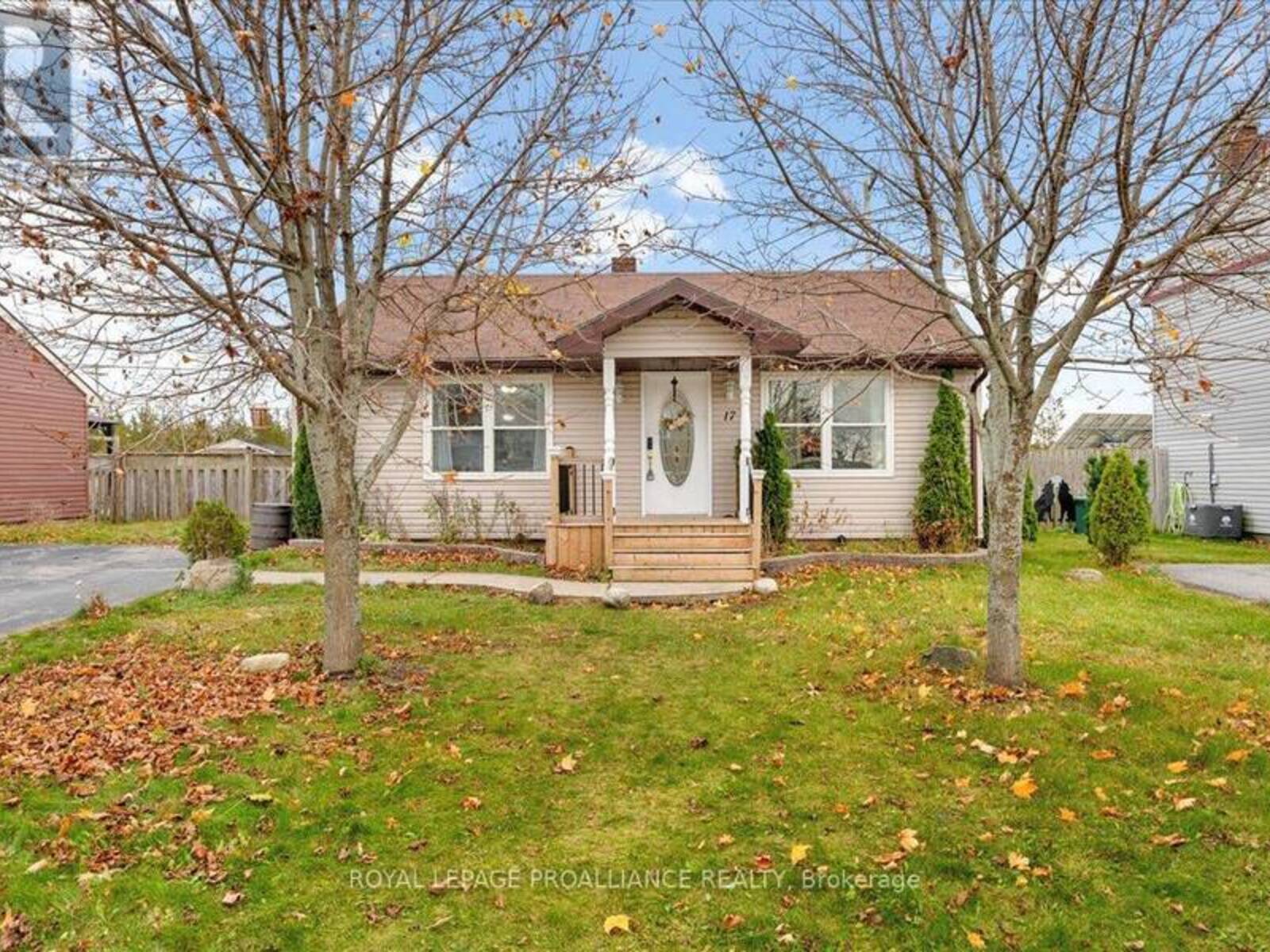 17 INKERMAN AVENUE, Prince Edward, Ontario K0K 2T0