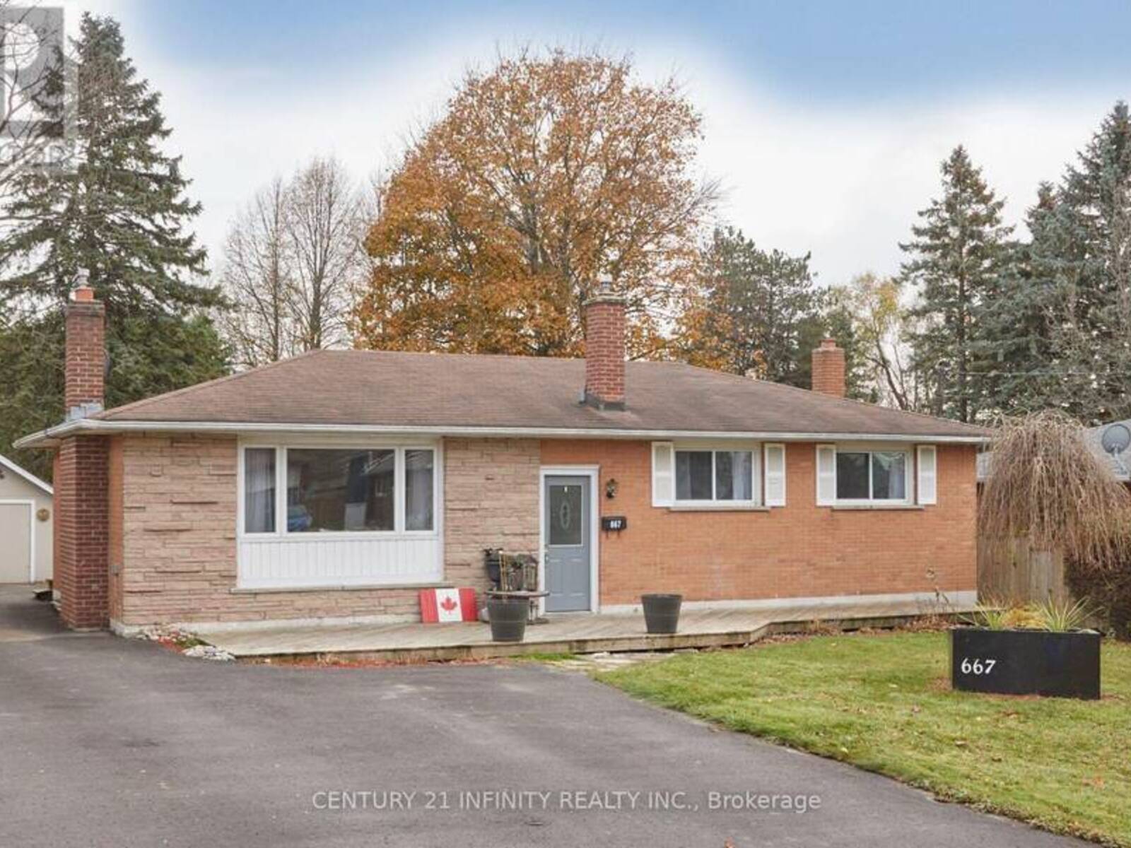 667 SUNSET BOULEVARD, Clarington, Ontario L1B 1E1