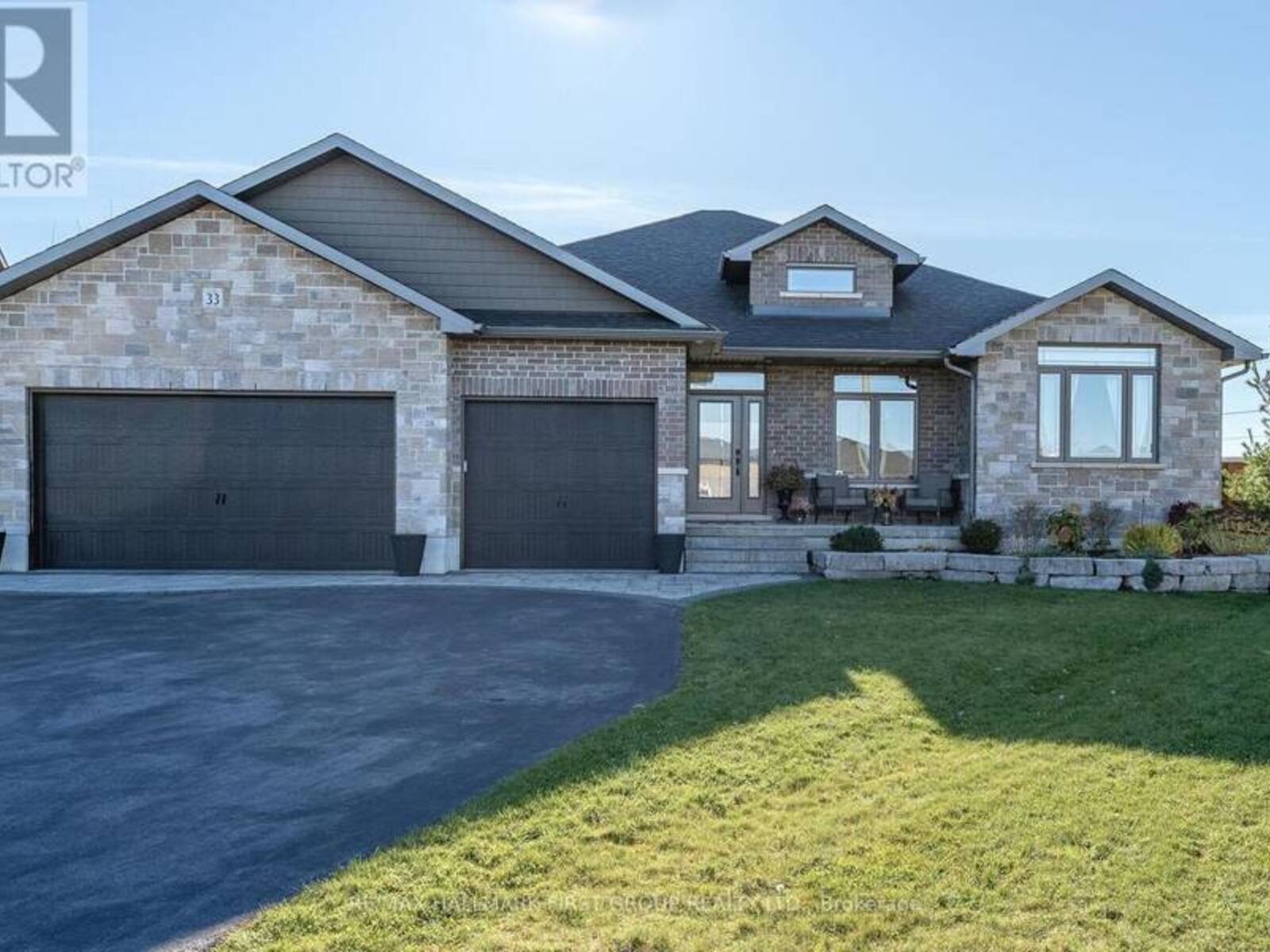 33 CREWS CRESCENT, Quinte West, Ontario K8V 0G4