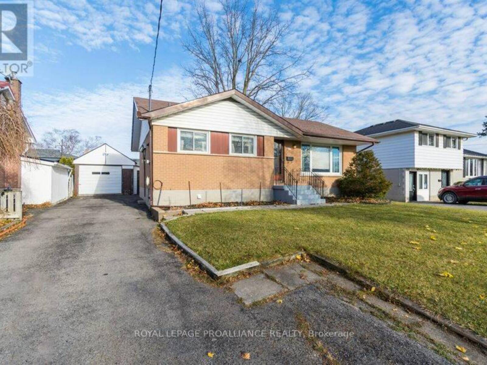 20 KING GEORGE SQUARE, Belleville, Ontario K8P 2A5