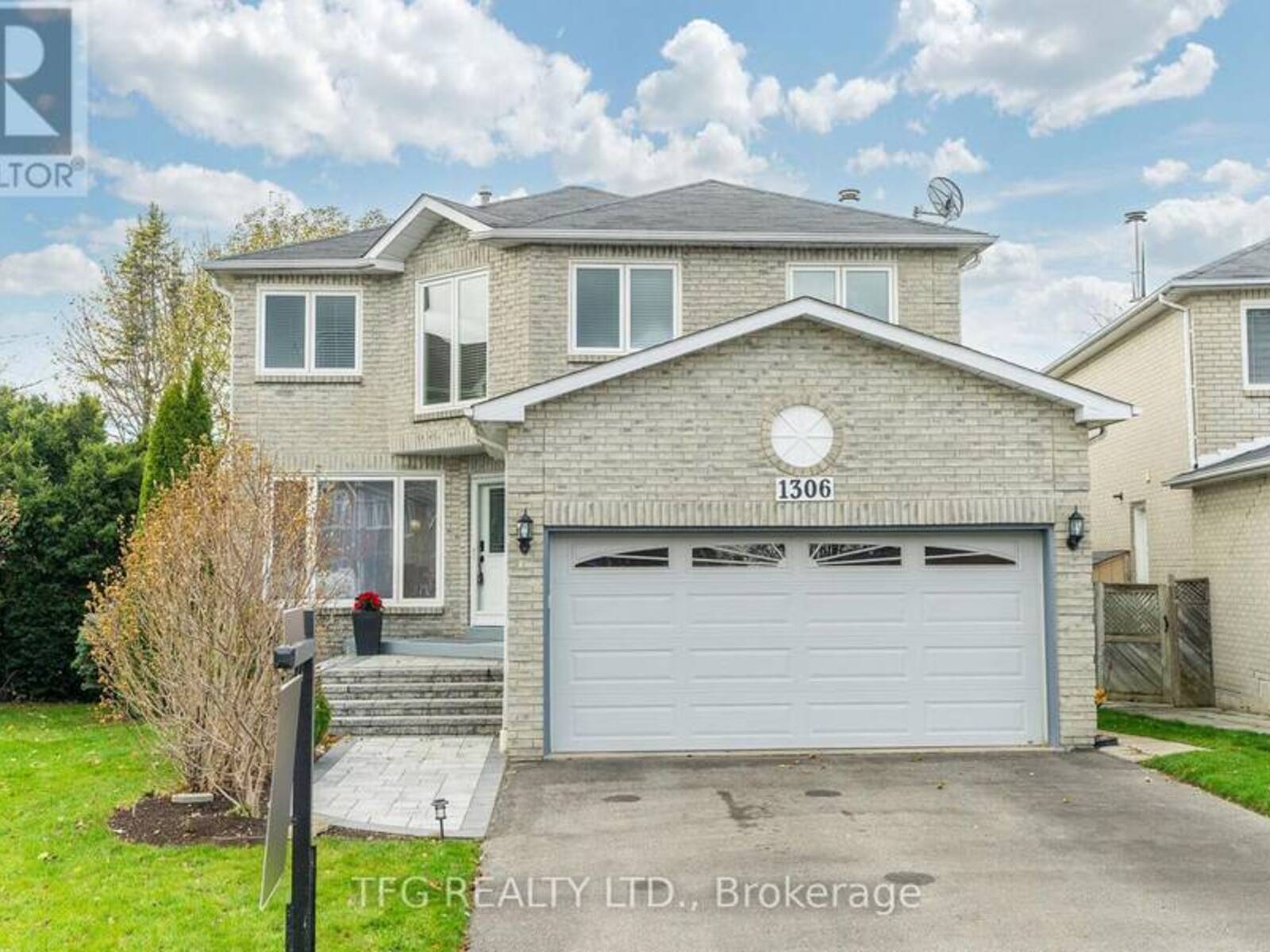 1306 CORNELL COURT, Pickering, Ontario L1X 2P1