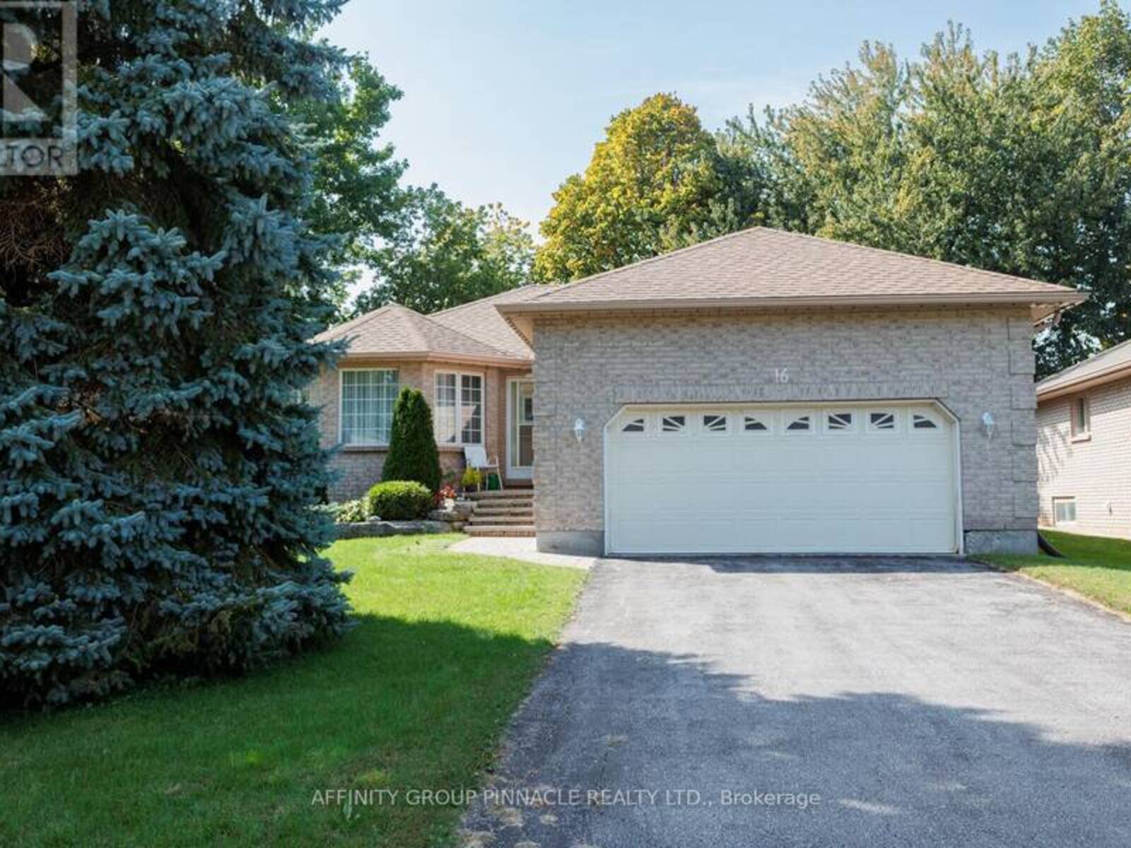 16 HILLVIEW DRIVE, Bobcaygeon, Ontario K0M 1A0