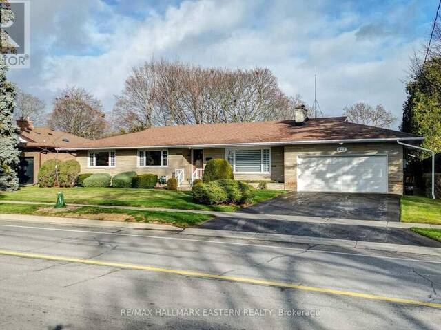 827 SOMERVILLE STREET Oshawa Ontario, L1G 4J6