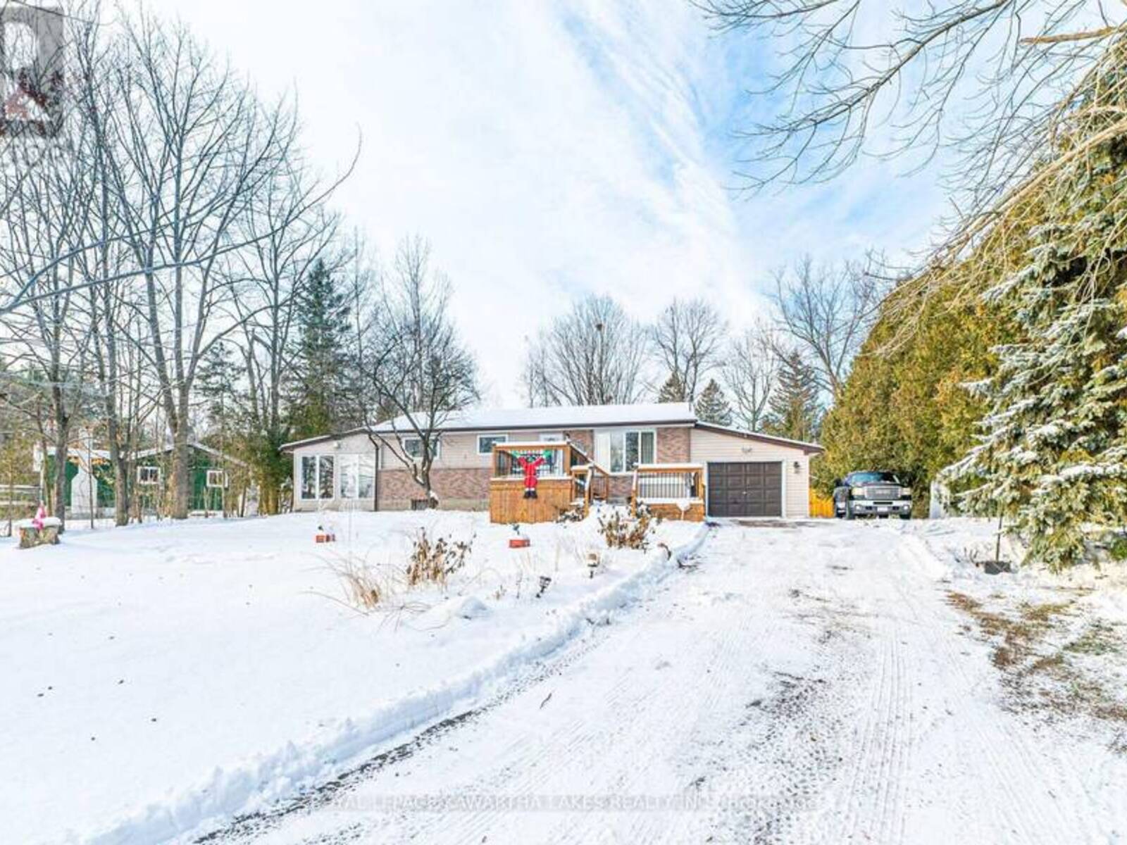 5 SUNRISE CRESCENT, Lindsay, Ontario K9V 4R1