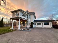 5 SHERBOURNE STREET N Bancroft Ontario, K0L 1C0