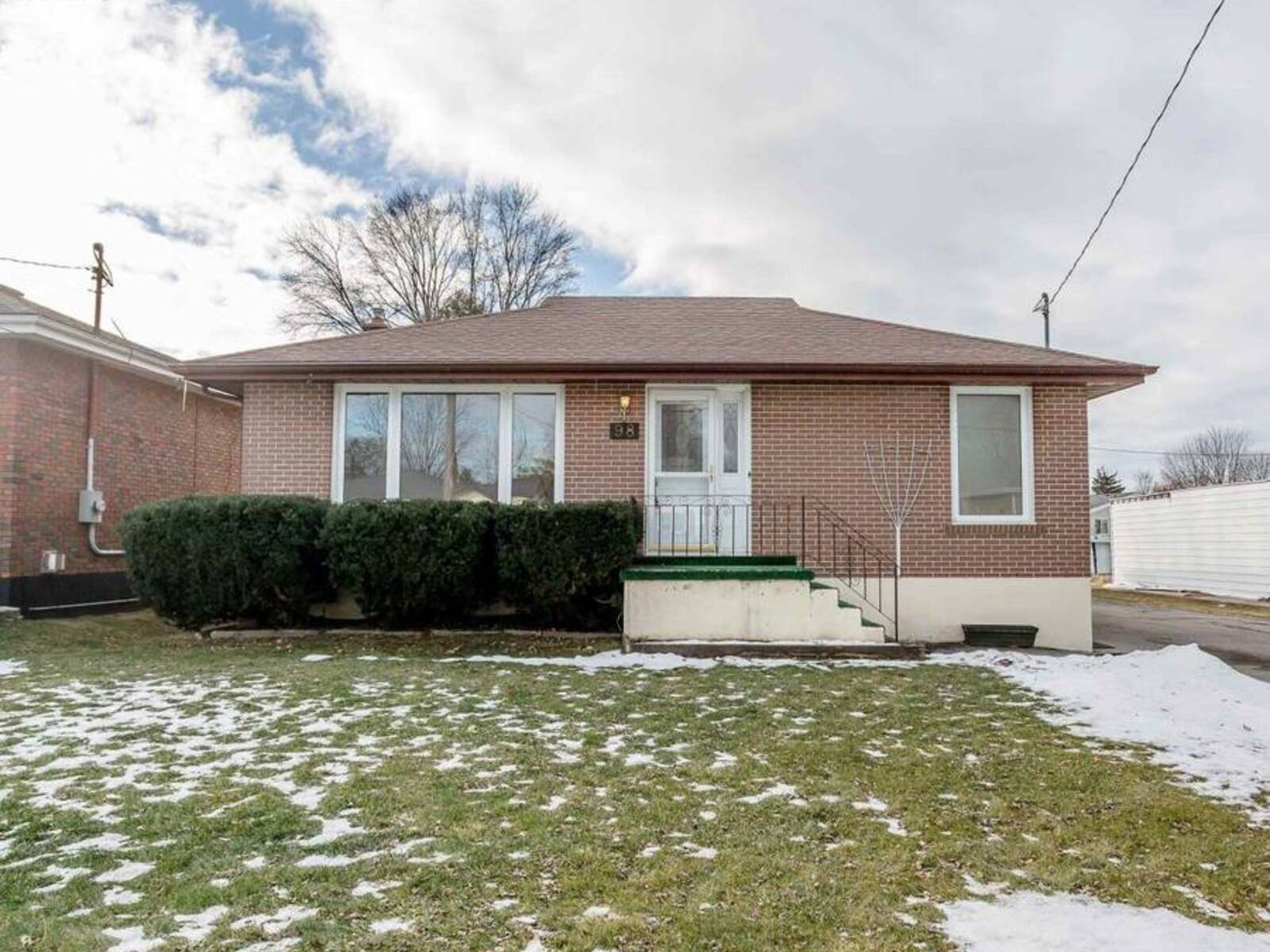 98 LEMOINE STREET, Belleville, Ontario K8P 4H1