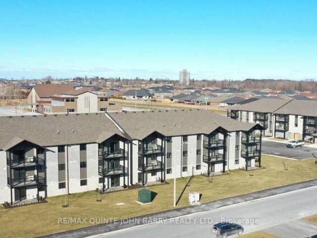 207-20 HILLSIDE MEADOW DRIVE Quinte West Ontario, K8V 0J7 - 2 Bedrooms Condo For Sale