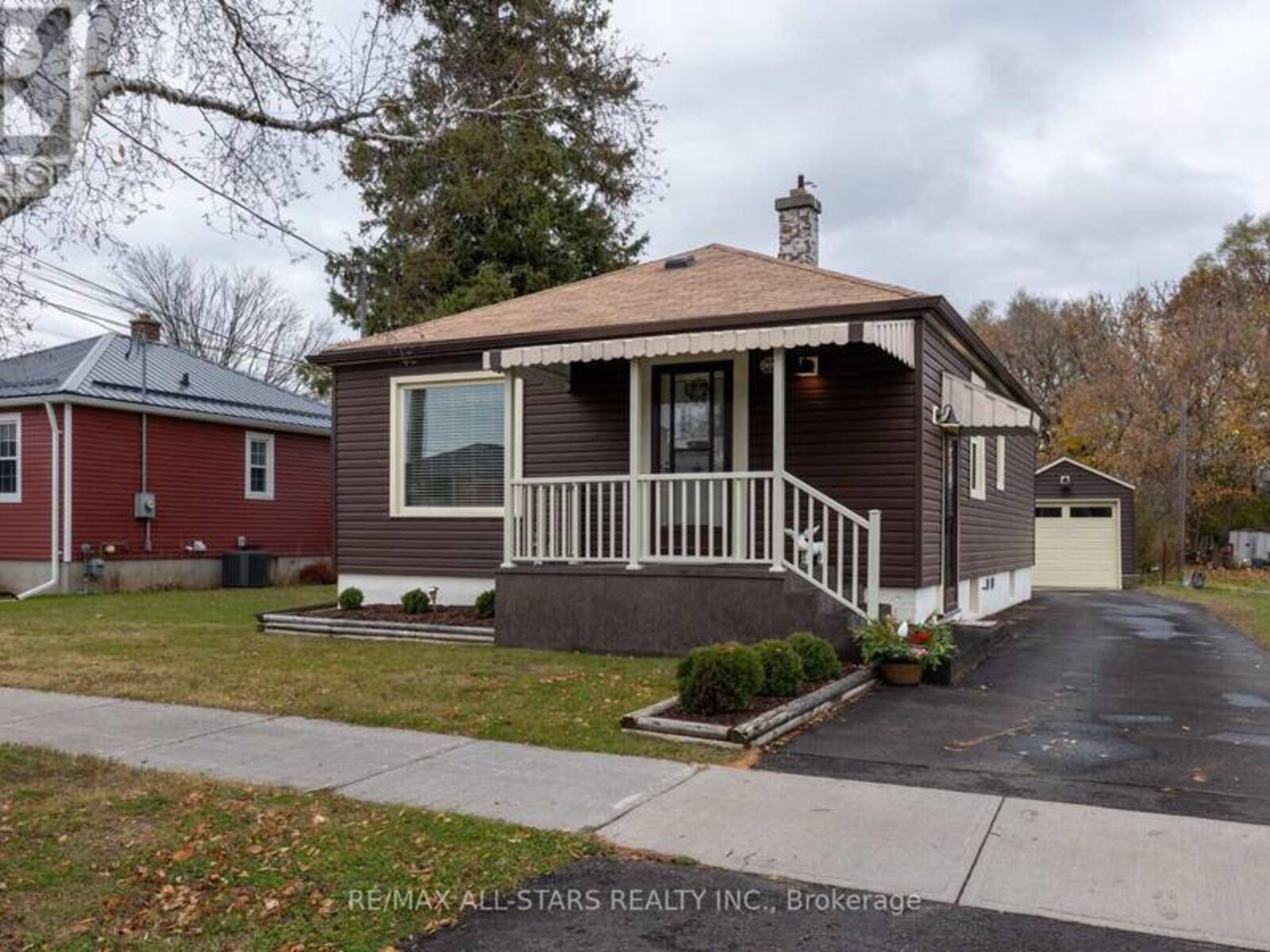 592 MCKELLAR STREET, Peterborough, Ontario K9J 7C2