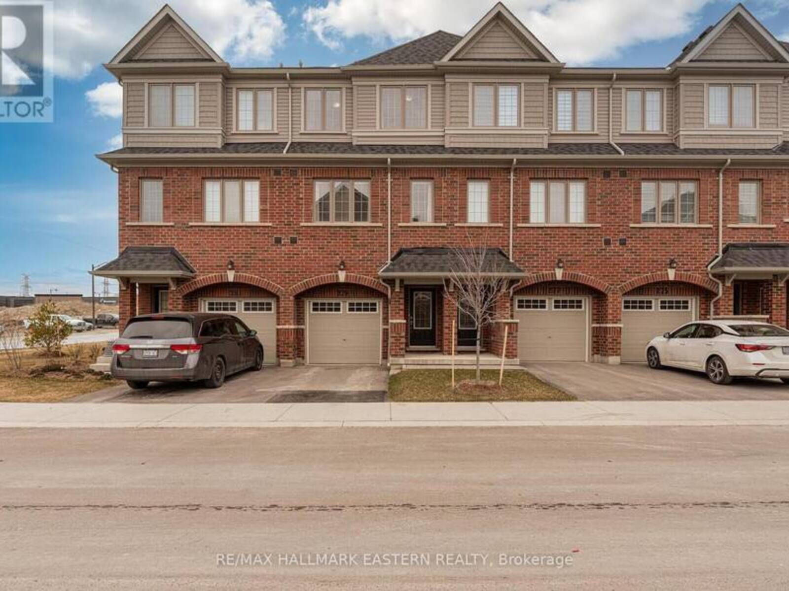 279 DANZATORE PATH, Oshawa, Ontario L1L 0P9