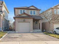 203 LICHEN CRESCENT Oshawa Ontario, L1J 7W7