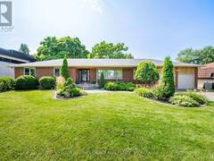 851 SWISS HEIGHTS Oshawa Ontario, L1K 2A9