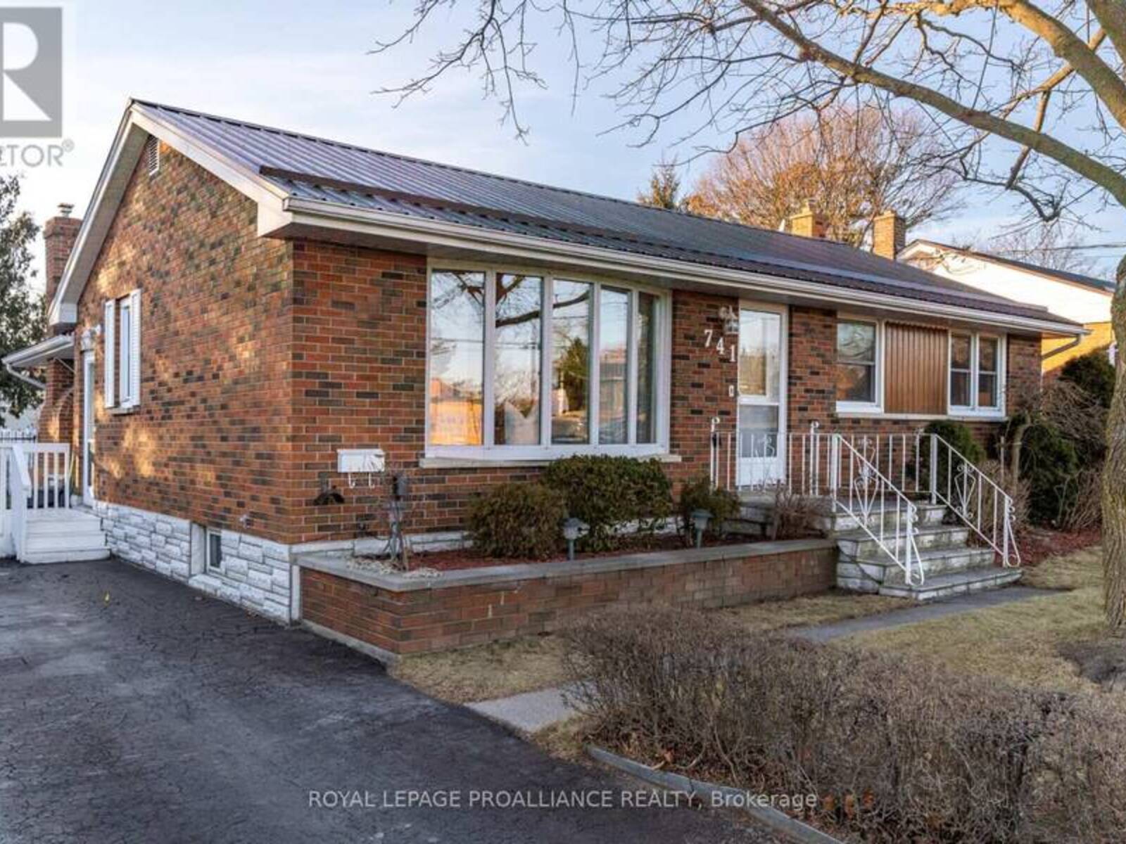 741 BURNHAM STREET, Cobourg, Ontario K9A 5J4