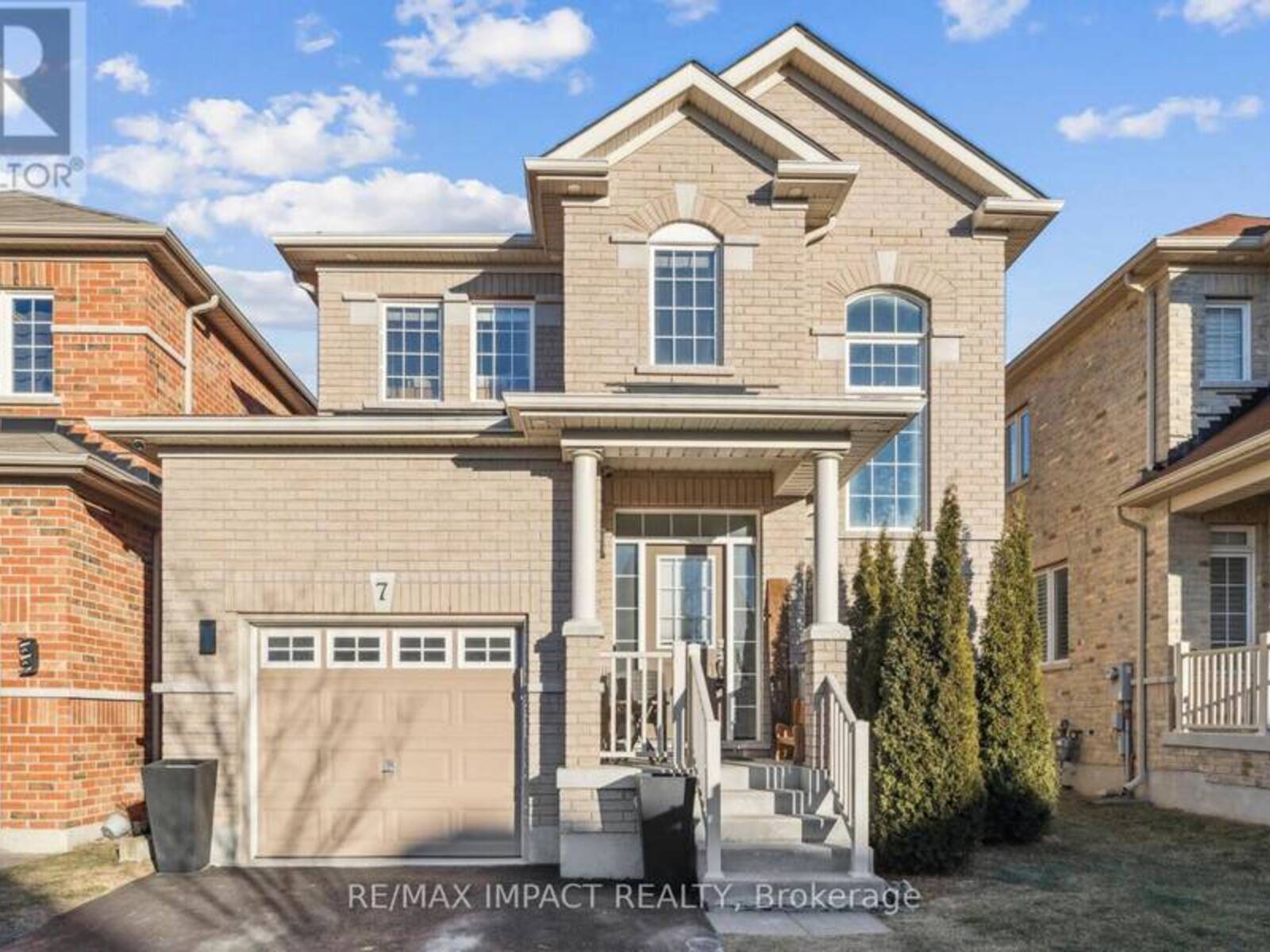 7 MCDONALD CRESCENT, Clarington, Ontario L1B 0E2